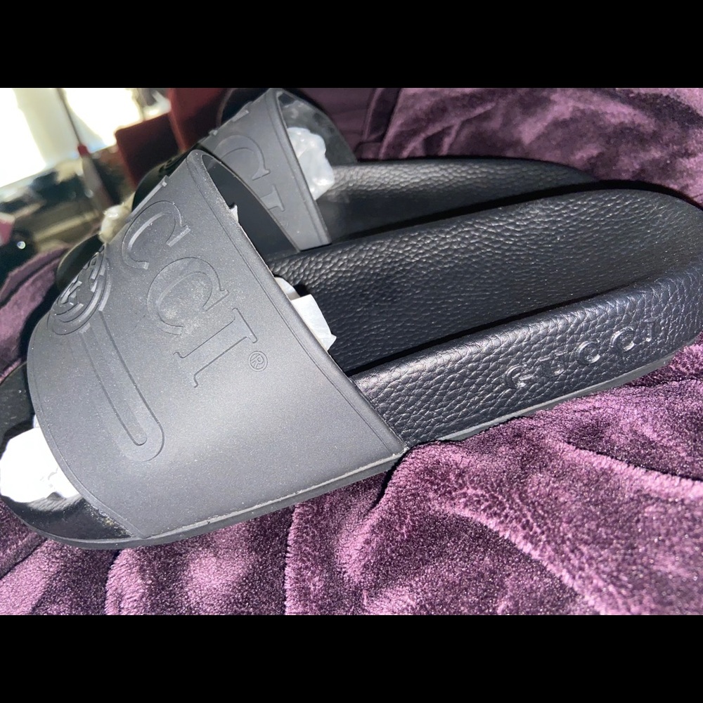 women’s gucci logo slides